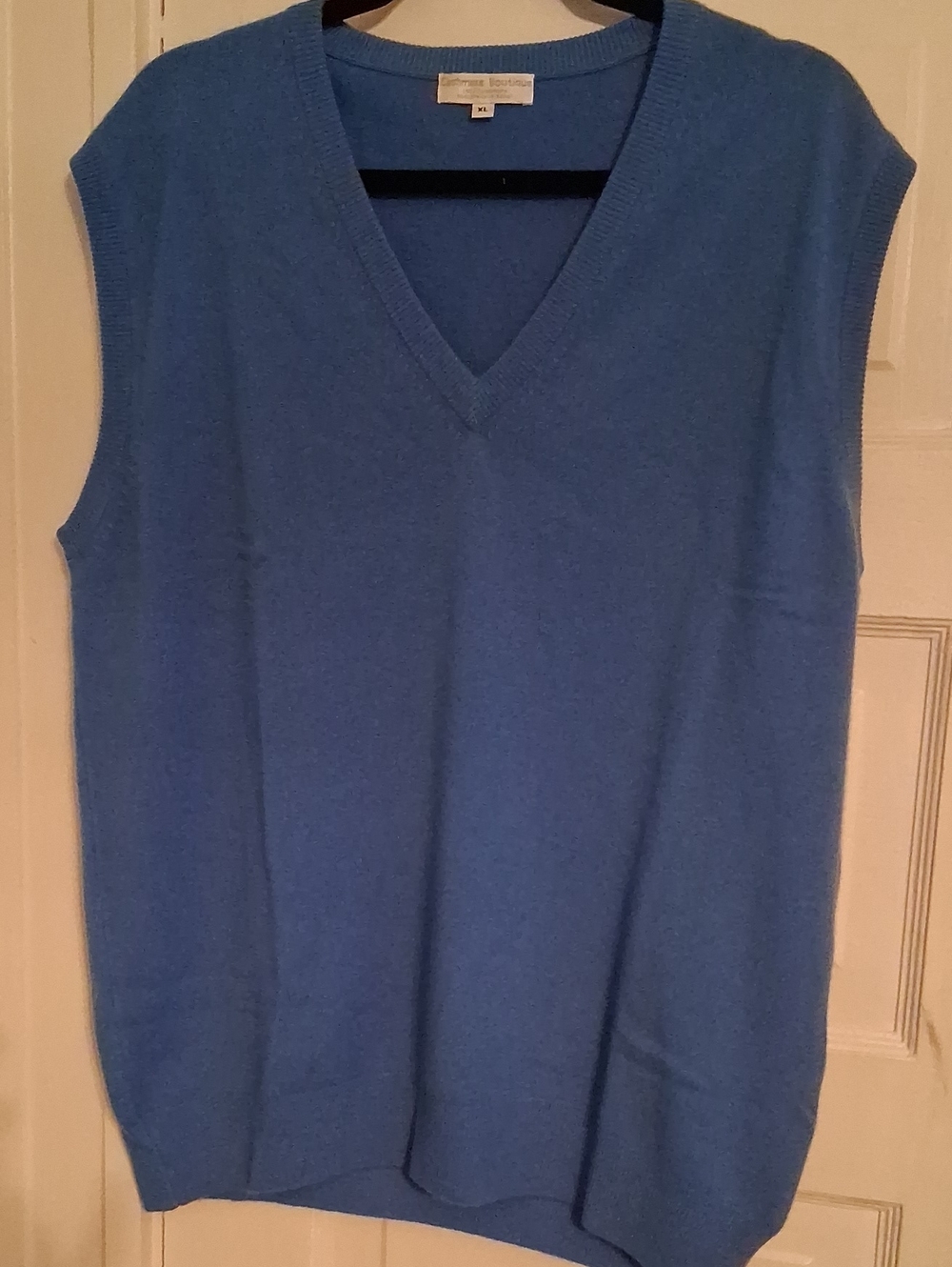 Exceptional 100% Cashmere Light Blue V-Neck Sleeveless Sweater  Made In Nepal